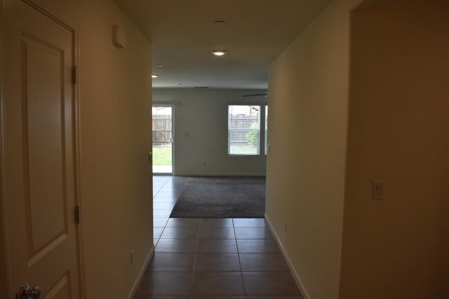 Photo - 671 Keenan Ct