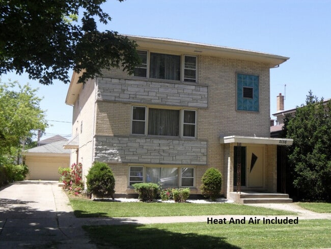 TRAIN to LOOP - 2136 N 74th Ct Unit Garden