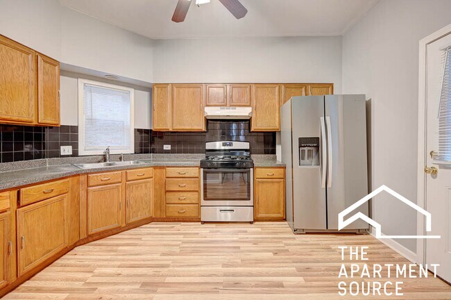 Photo - 3528 W Palmer St Unit 2