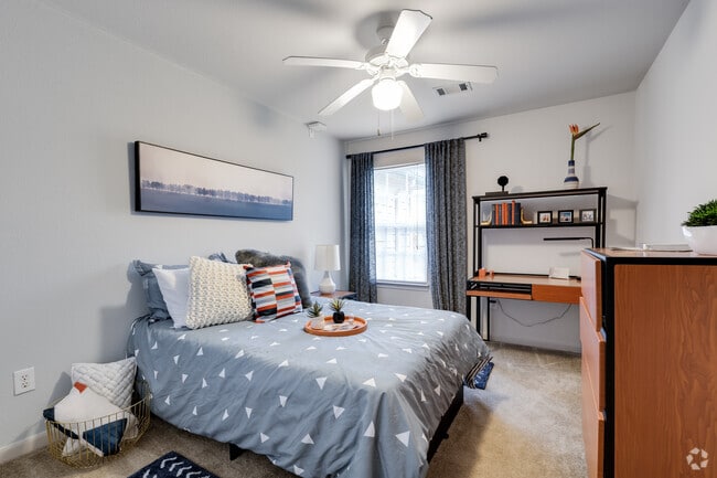 4 BR, 4 BA, 1549 SF