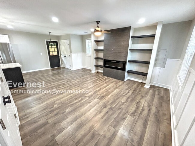 Photo - 600 Maclaurin Ct