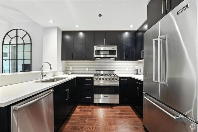 Building Photo - 1100 Maxwell Ln Unit 307 Rental