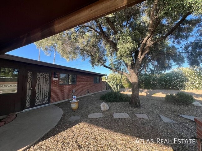Building Photo - 1002 S Seco Pl Rental