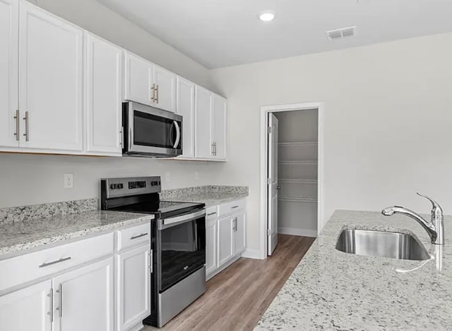 Photo - 169 Stephanie Ct