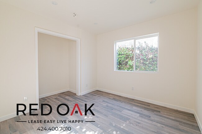 Photo - 1028 W 110th St Unit 6