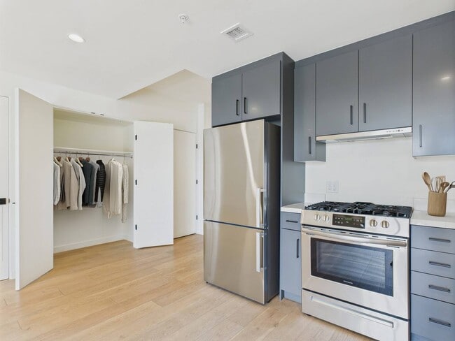 Building Photo - Vica Silver Lake