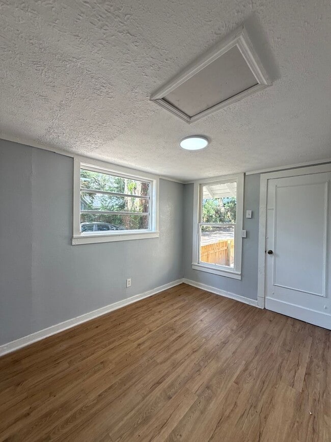 Photo - Cozy Remodeled 1BD/1BA + Bonus Room in Zephyrhills!