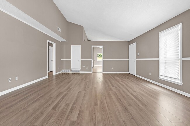 Photo - 1816 Rapier Dr