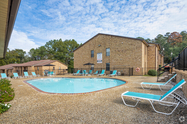 Building Photo - Chevy Chase Apartments