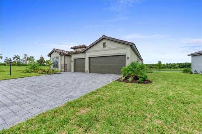 Photo - 16464 Whale Grey Pl
