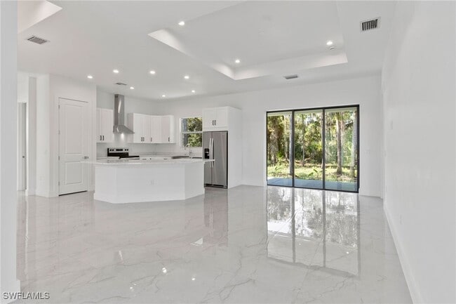 Photo - 1081 Desoto Blvd S