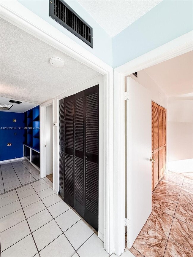 Photo - 3721 SW 54th Ave