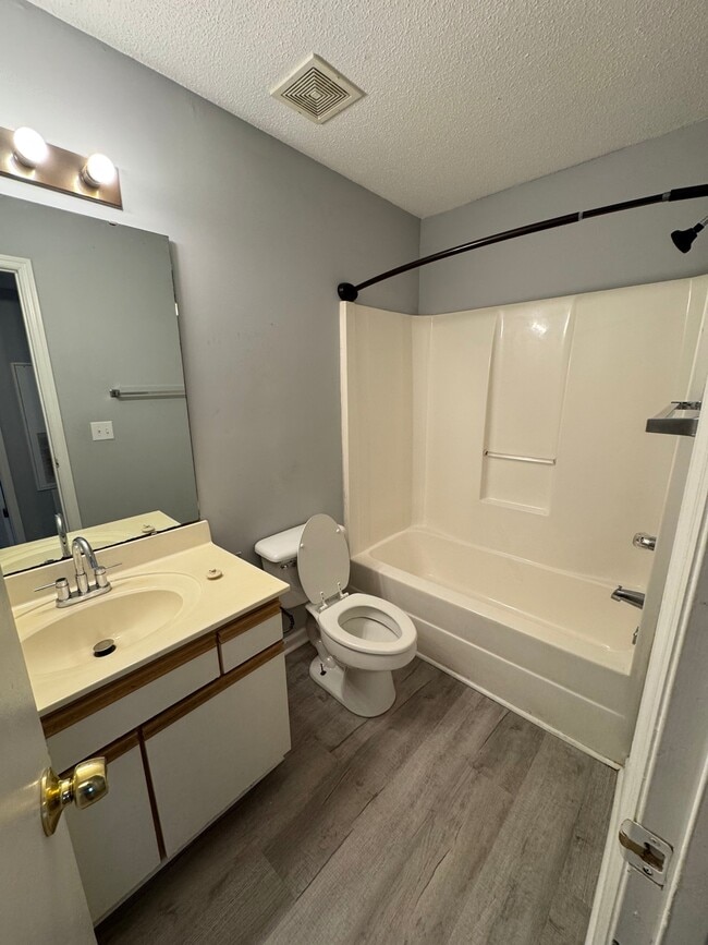 Photo - 8546 Hopkins Cir