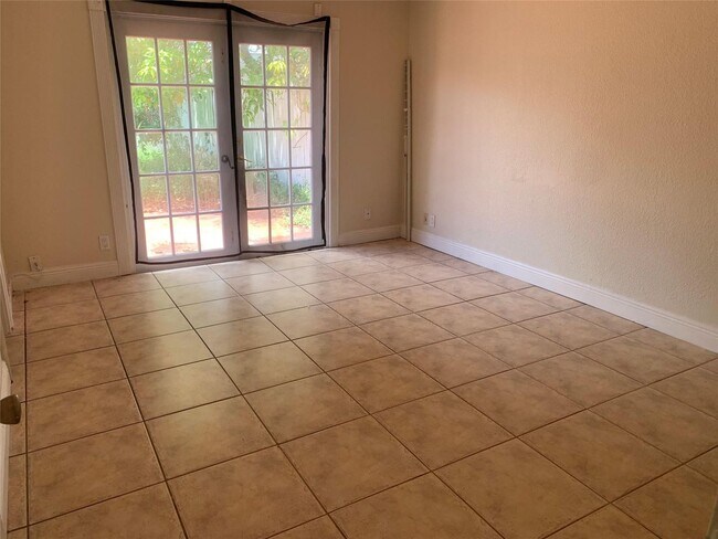Photo - 907 SW 78th Ave