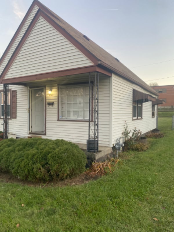 Photo - 3740 W 2nd St