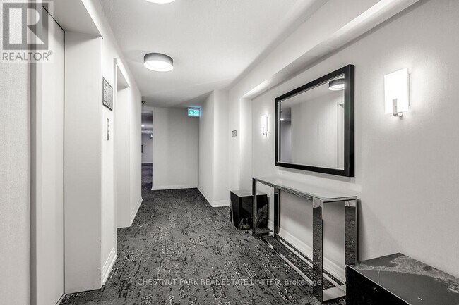 Photo - 15 McMurrich St Unité 301