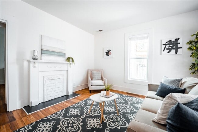 Photo - 1359 Finley St NE