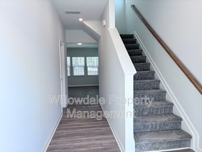 Photo - 866 McKenzie Pk Ter