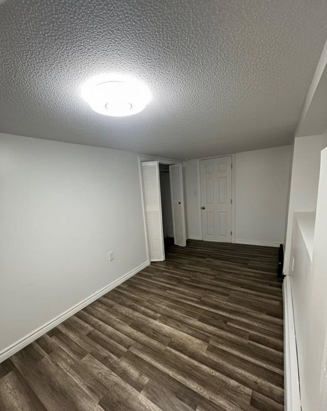 62 Moffitt Blvd Unit Apartment