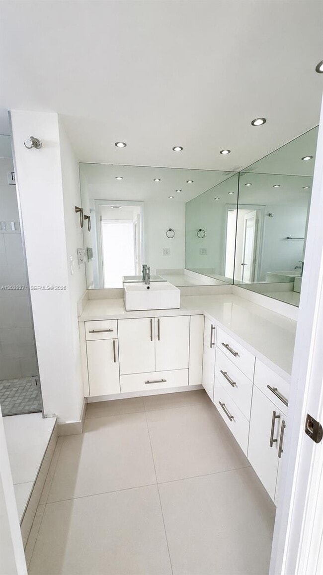 Photo - 6039 Collins Ave Unit 401