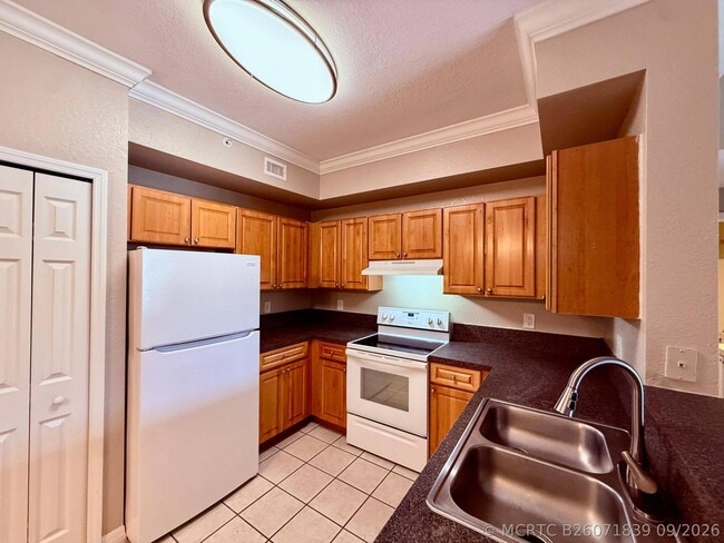 Building Photo - 15145 Michelangelo Blvd Unit 207