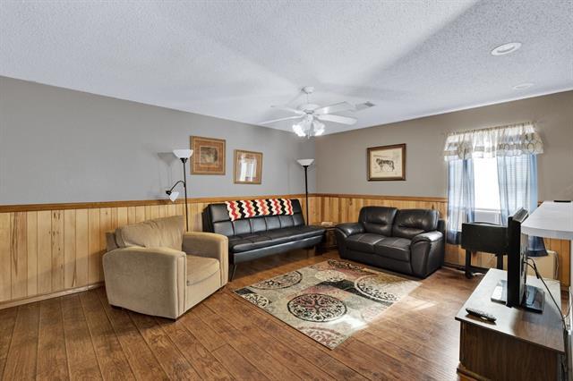 Photo - 3310 Darby Ln