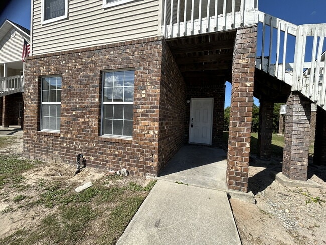 Building Photo - Condo for Rent Unit 123