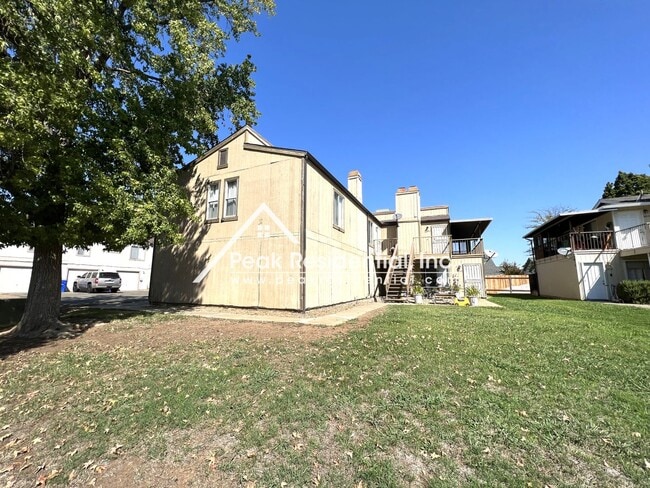 Spacious Elk Grove 2bd/2ba Triplex - Spacious Elk Grove 2bd/2ba Triplex Casa