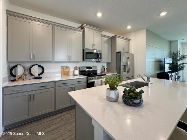 Photo - 1959 Croft Inlt Dr NW