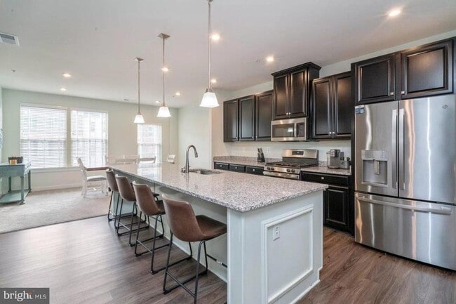 Photo - 5950 Etterbeek St