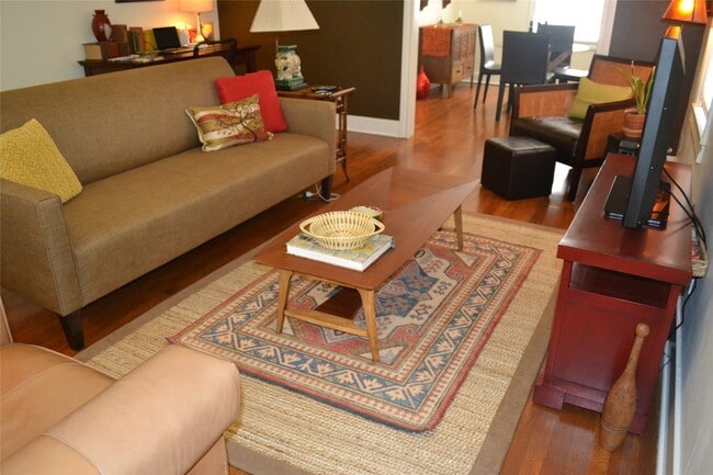 Photo - 1610 Ridgewood St