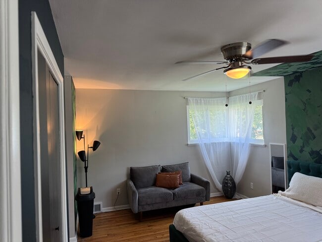 Building Photo - 3012 Ludlow Rd Rental