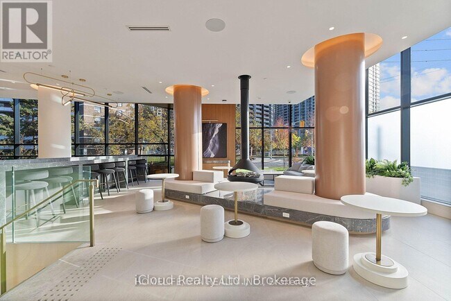 Photo - 60 Central Park Roadway Unité 2309