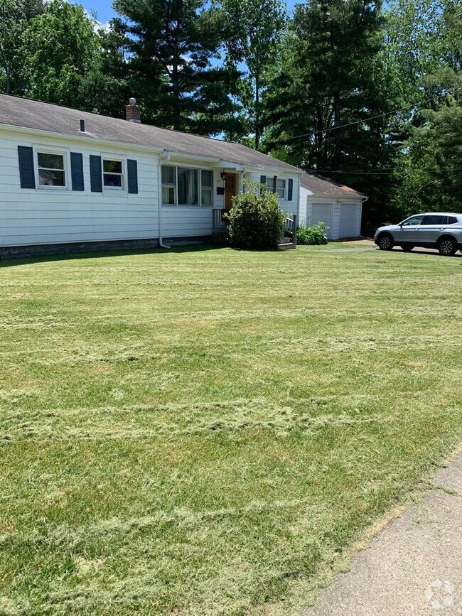 Building Photo - Wonderful 4 bedroom + South Burlington home