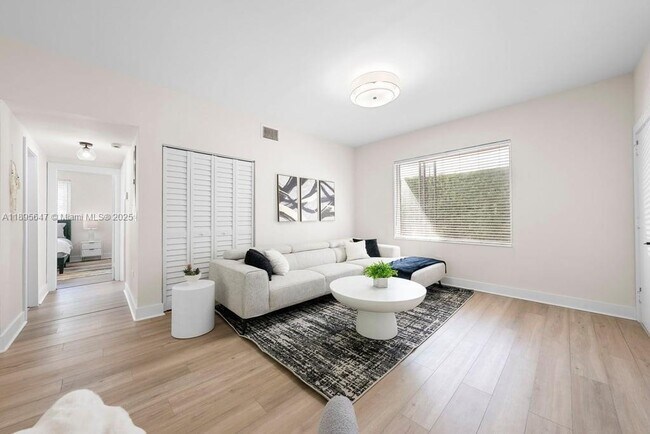 Photo - 1471 Lincoln Terrace Unit 1