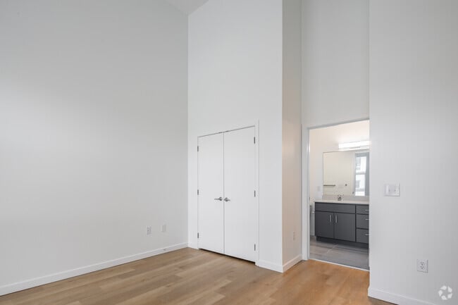 Studio - 493SF