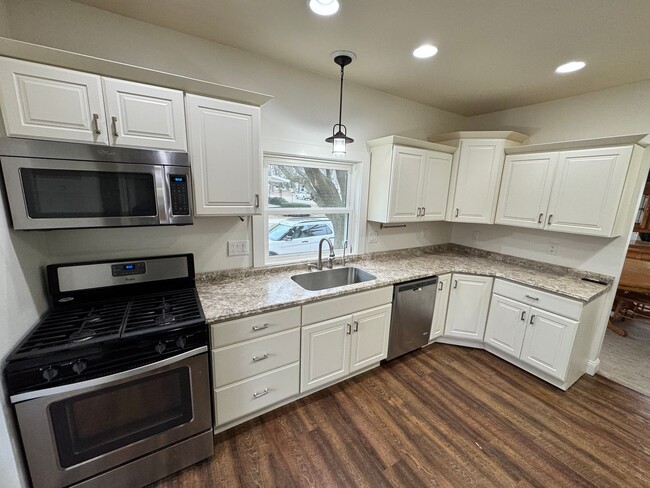 Photo - Spacious 4 Bedroom Home Available for Rent in Orange City