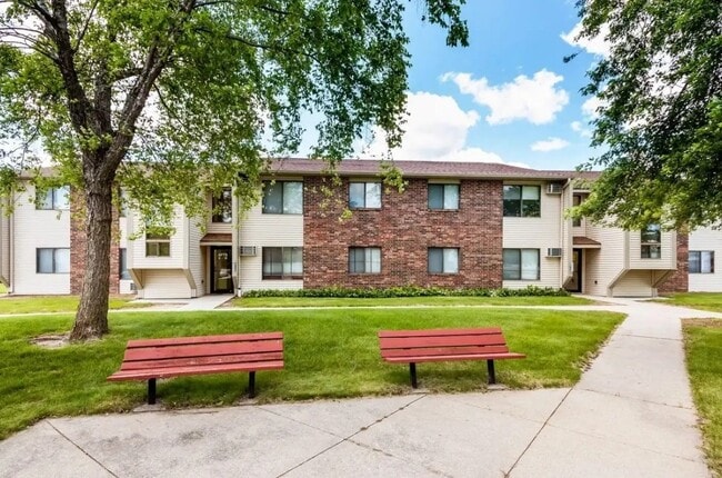 Building Photo - 1216 S G Ave