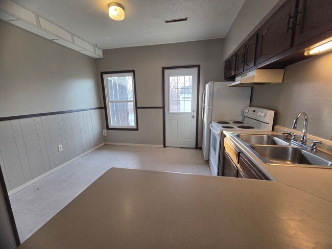 Photo - 2 bed lower level apartment Unit Apt A