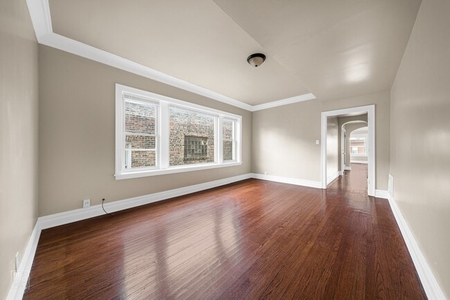 7751 S Saginaw Ave Unit 3
