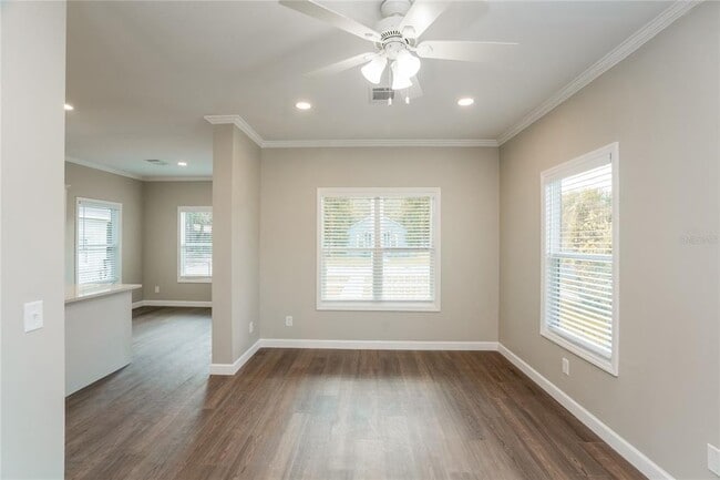 Photo - 1700 45th St S