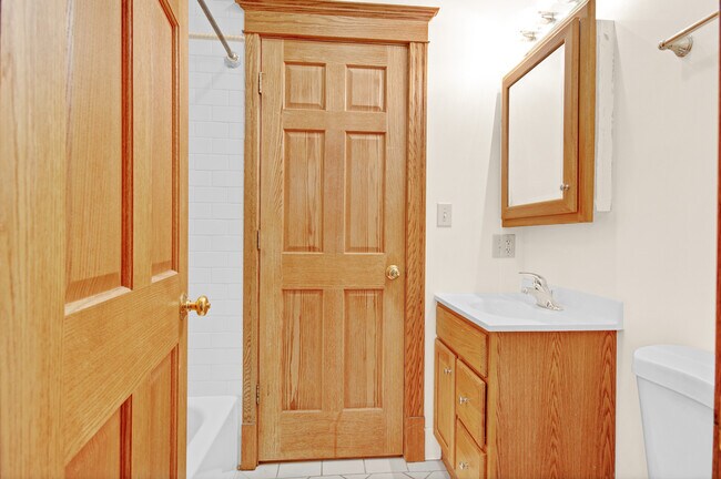 Photo - 1238 N Noble St Unit 3