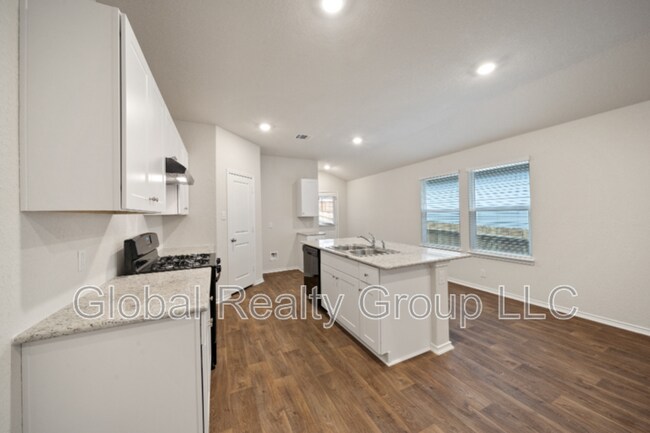 Photo - 10419 Howgate