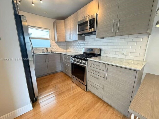 Building Photo - 131 Zamora Ave Unit 6