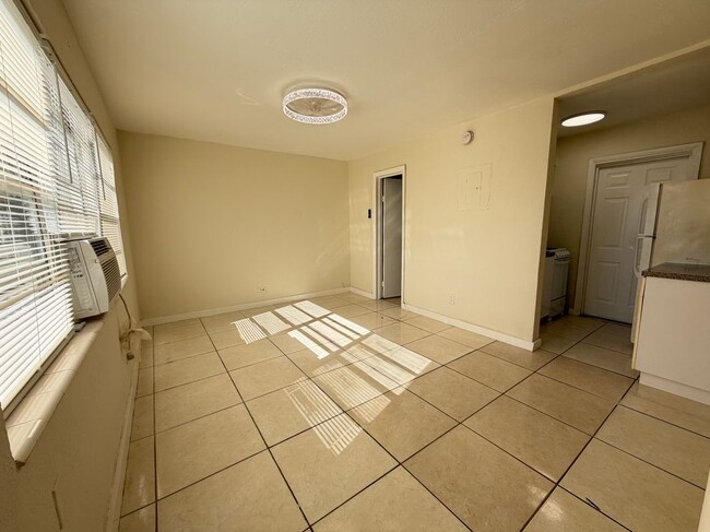 Photo - 2571 NW 13th Ct