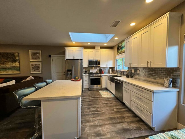 Photo - 5500 unfurnished