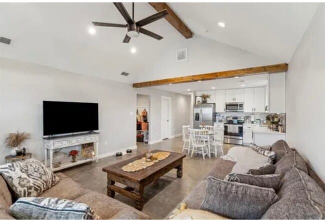 Photo - 2314 Creekview Dr
