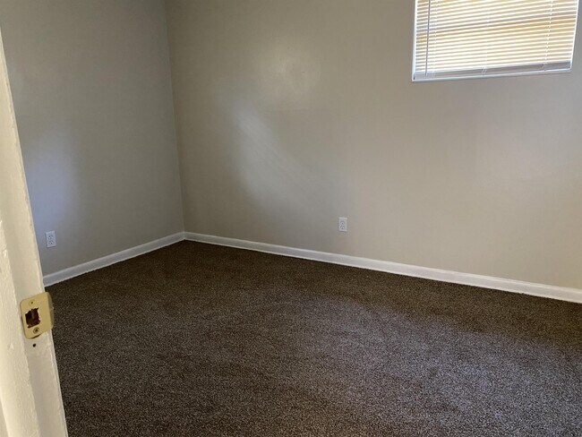 Photo - 325 Centura Dr