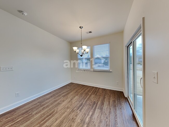 Photo - 222 Lake Vista Dr