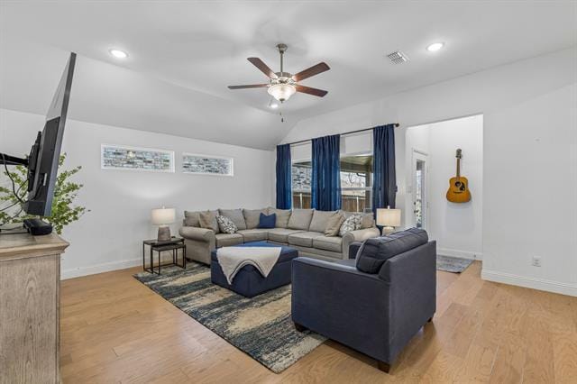 Photo - 685 Coleman St